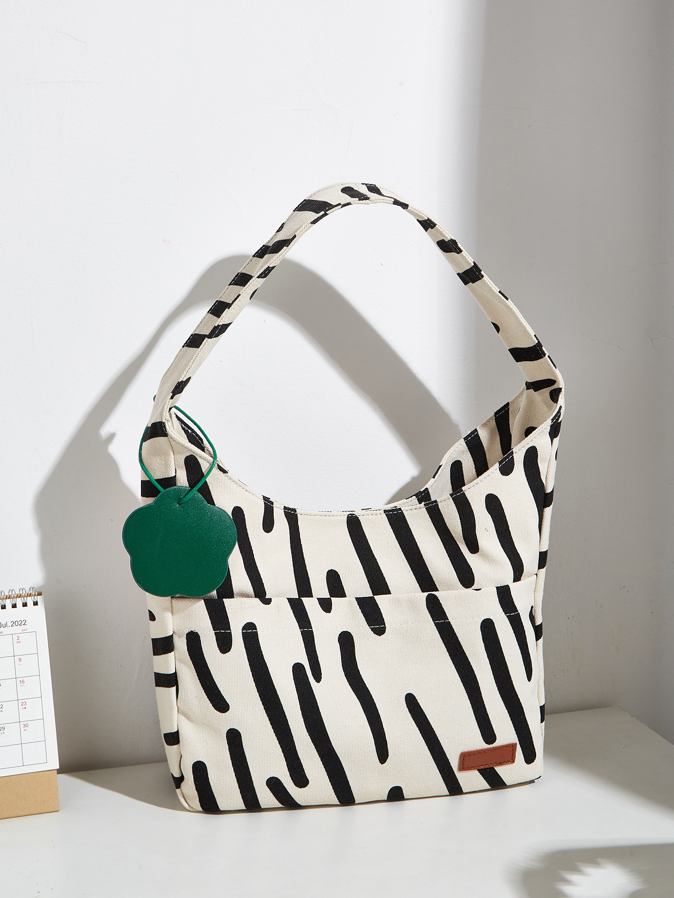 New trendy and durable graffit - مراجعة Interior Design Exhibition وسعره
