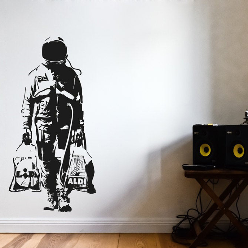 Wall Decal BANKSY ASTRONAUT St - مراجعة Interior Design Layout وسعره